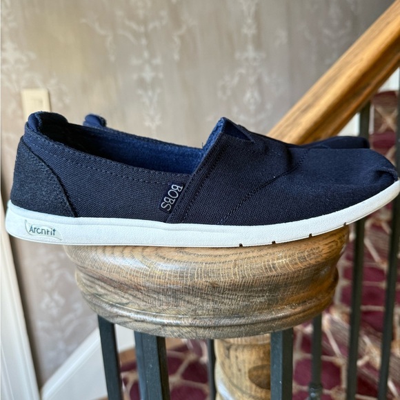 BOBS ladies arch fit slip on shoe navy excellent condition size 9 sketchers - Picture 2 of 14